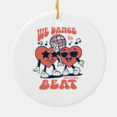 we dansen op dezelfde beat keramisch ornament (Achterkant)
