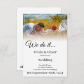 We doen het - Het zoenen van een paar op een weide (Voorkant / Achterkant)