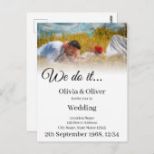 We doen het - Het zoenen van een paar op een weide Briefkaart (Voorkant / Achterkant)