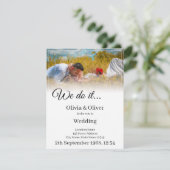 We doen het - Het zoenen van een paar op een weide Informatiekaartje (Staand voorkant)