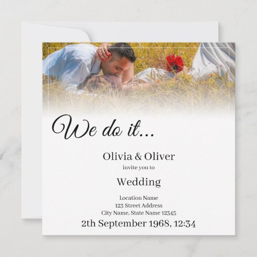 We doen het - Het zoenen van een paar op een weide Kaart (Voorkant)