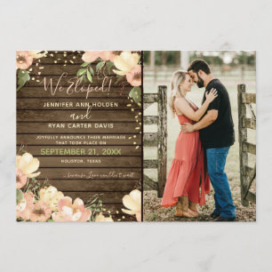 We Eloped Blush Bloemen Rustiek Hout Wedding Kaart