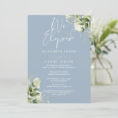 We Eloped Dusty Blue Wedding Vows Greenery Party Kaart (Staand voorkant)