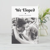 We Eloped Minimalistische Retro Typografie Hart Ee Kaart (Staand voorkant)