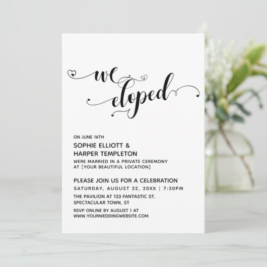 We Eloped Zwart & Wit Script met Hartjes Bruiloft  Kaart (Staand voorkant)