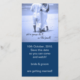 We gaan het op het strand doen! save the date