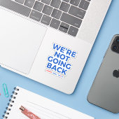 We gaan niet terug - Harris Walz 2024 Sticker (Laptop met iPhone)