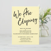 We Gaan Stiekem Trouwen Geel Informele Feestelijke Kaart (Staand voorkant)