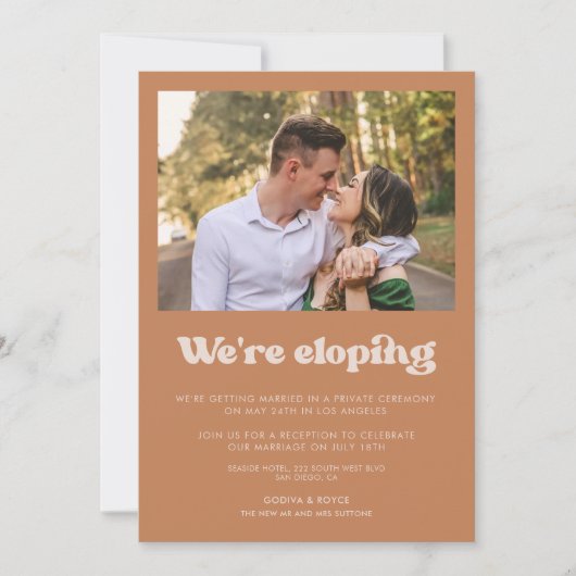 We gaan stijlvolle retro bruine aankondiging (Voorkant)