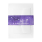 We gaan trouwen met een paarse abstracte bruiloft uitnodigingen wikkel (Voorkant Voorbeeld)