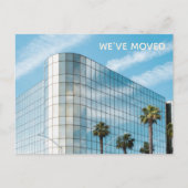 We hebben Beach Town Kantoor Palm Tree verplaatst Aankondigingskaart (Voorkant)