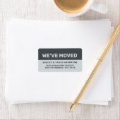 We hebben Black Pastel Blue New Address verplaatst Etiket (Insitu)