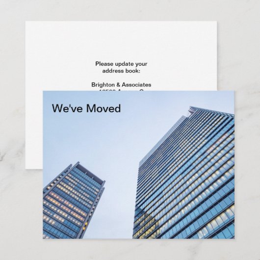 We hebben City Skyscraper Modern Business Moving Aankondiging (Voorkant / Achterkant)