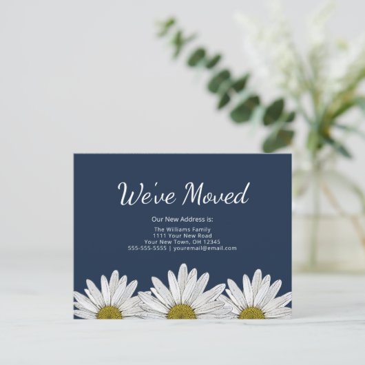 We hebben Daisies Boho Botanical Navy Blue verplaa Aankondigingskaart (Staand voorkant)