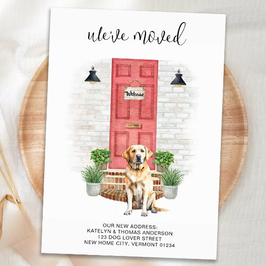 We hebben de gele labrador rode deurhond verplaats aankondiging