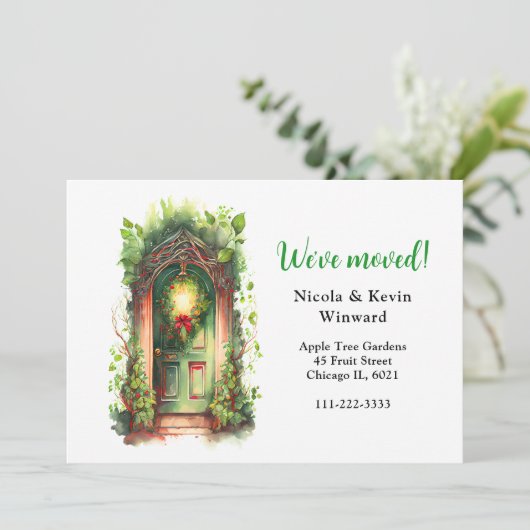 We hebben de kerstkrans verplaatst aankondiging (Staand voorkant)