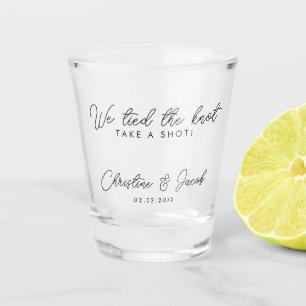 we hebben de knoop vastgebonden om een drink bruil shot glas