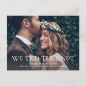 We hebben de Knot getild | Elegant Two Photo Weddi Aankondigingskaart (Voorkant)