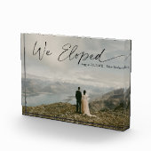 We hebben een foto gemaakt van het huwelijk met ka (Rechts)