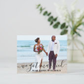 We hebben een foto van de huwelijksontwikkeling. briefkaart (Staand voorkant)