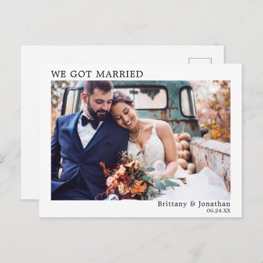 We hebben een gehuwd modern minimalistisch simpel briefkaart (Voorkant / Achterkant)