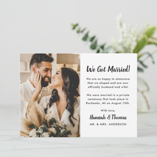 We hebben een gehuwd modern modern script, aangepa aankondiging (Staand voorkant)