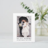 We hebben een gehuwde moderne eenvoudige aankondig briefkaart (Staand voorkant)