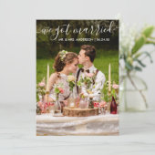 We hebben een gehuwde moderne Trendy Script-fotoka Bedankkaart (Staand voorkant)