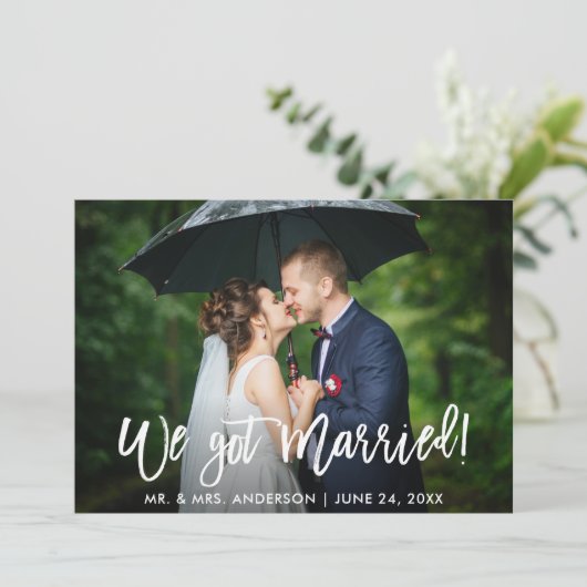 We hebben een gehuwde viering van het penseelscrip aankondiging (Staand voorkant)