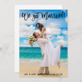 We hebben een gehuwde viering van penseelscript ui aankondiging (Voorkant / Achterkant)