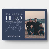 We hebben een Hero die we hem noemen. Fotoplaat (voorkant)