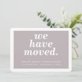 WE HEBBEN EEN modern, minimaal nieuw adres cursief Aankondiging (Staand voorkant)