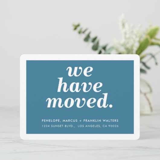 WE HEBBEN EEN modern, minimaal nieuw adres verplaa Aankondiging (Staand voorkant)