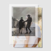 We hebben een moderne, minimalistische Typografie  Vellum Uitnodigingen (Offset (Koppel))