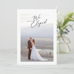 We hebben Elegant Calligraphy Script Weduwfoto gem Aankondiging
