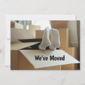 We hebben Funny Moving Boxes met Feet verplaatst Aankondiging (Voorkant)