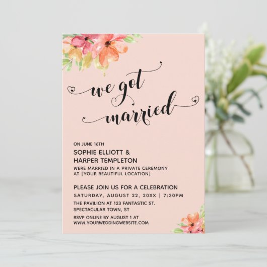 We hebben gehuwde harten Script Blush Florals Kaart (Staand voorkant)