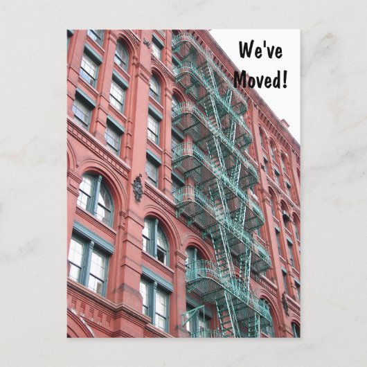 We hebben het appartementengebouw verplaatst. aankondigingskaart (Voorkant)