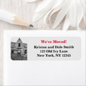 We hebben het oude, smerige huis verplaatst. etiket (Insitu)