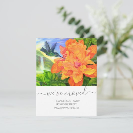 We hebben Hummingbird Face Floral Text Script verp Aankondiging (Staand voorkant)