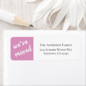 We hebben ons verplaatst | Modern roze logo Etiket (Insitu)