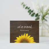 We hebben Sunflower Rustic Wood New Home verplaats Aankondigingskaart (Staand voorkant)