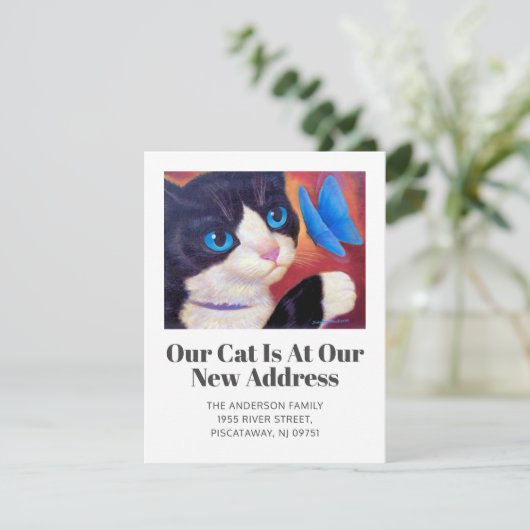 We hebben Tuxedo Cat Pet New Home Script verplaats Aankondiging (Staand voorkant)
