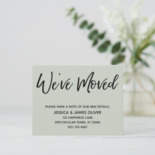 "We hebben verplaatst" Modern handschrift Sage Gre Kaart (Staand voorkant)