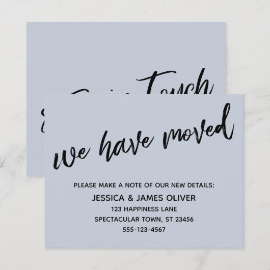 "We hebben verplaatst" Modern Handschrift Stoffige Kaart (Voorkant / Achterkant)