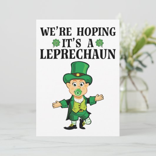 We hopen dat het een Leprechaun St Patricks Day is Kaart (Staand voorkant)
