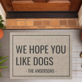 We hopen dat je van Dogs grappige familienaam houd Deurmat