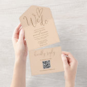 We houden van hart QR-code zachte perzik bruiloft All In One Uitnodiging (Afscheurbaar)