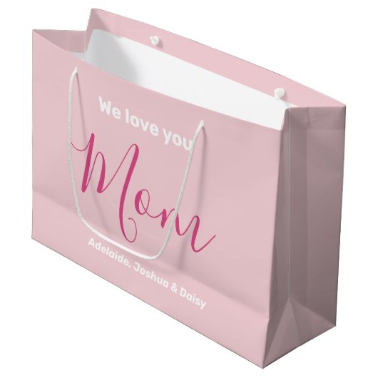 We houden van je mam roze minimalist groot cadeauzakje (Voorkant Gekanteld)