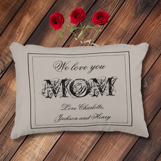 We houden van je MOM Kinder namen Schattigee rusti Accent Kussen ("We Love You MOM" with Kids/Family Names Cute Rustic Chic Accent Pillow.)
